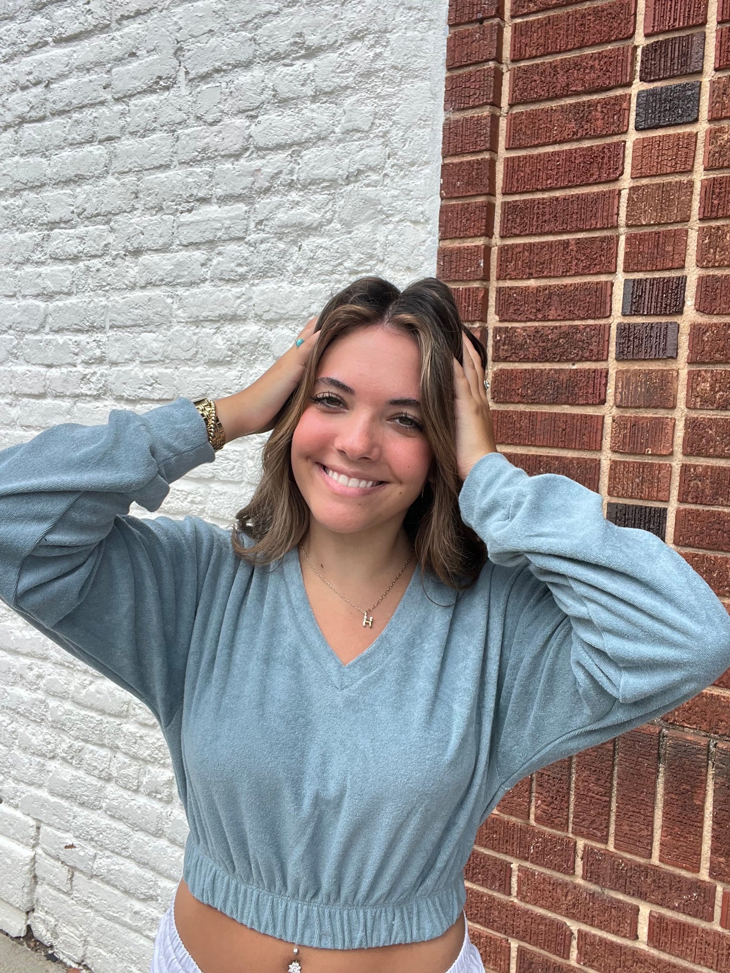 Long Sleeve V-Neck Elasticized Hem
Terry Towelling // Stone Blue