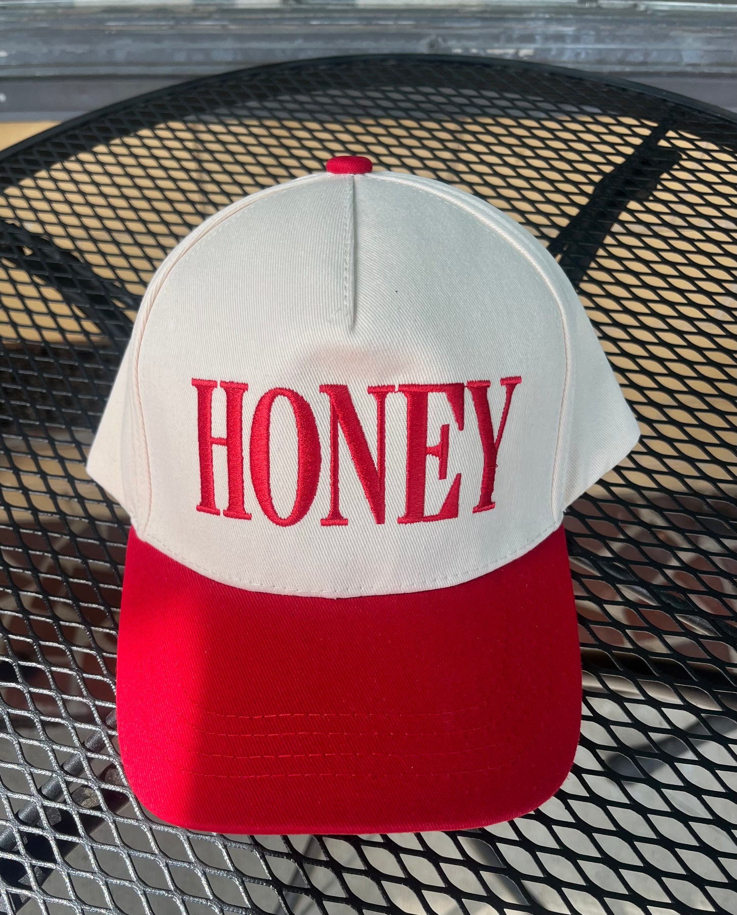 Honey // Red // Hat