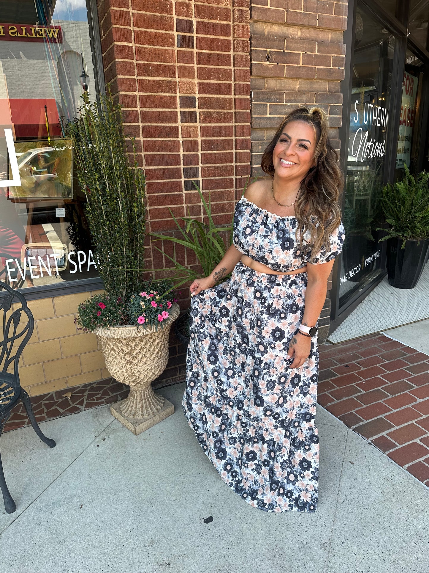 Garden Key Grace Floral // Maxi Skirt // Black