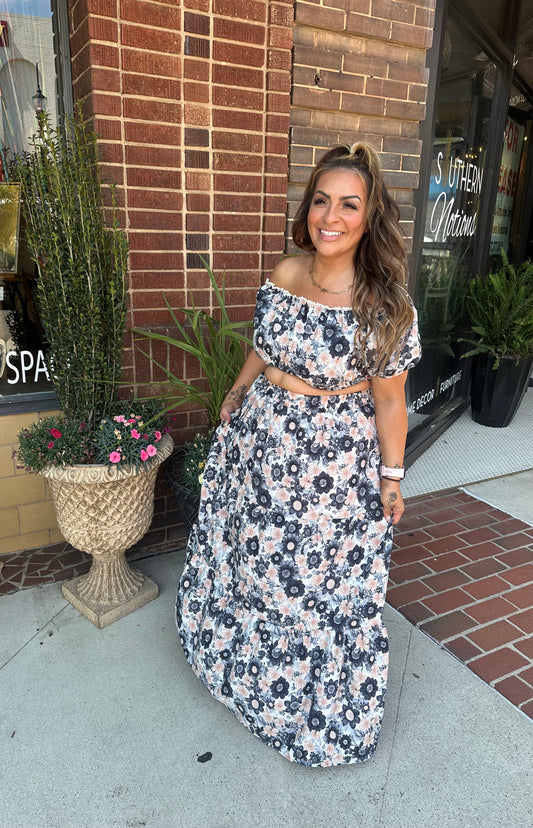 Garden Key Grace Floral Top // Black