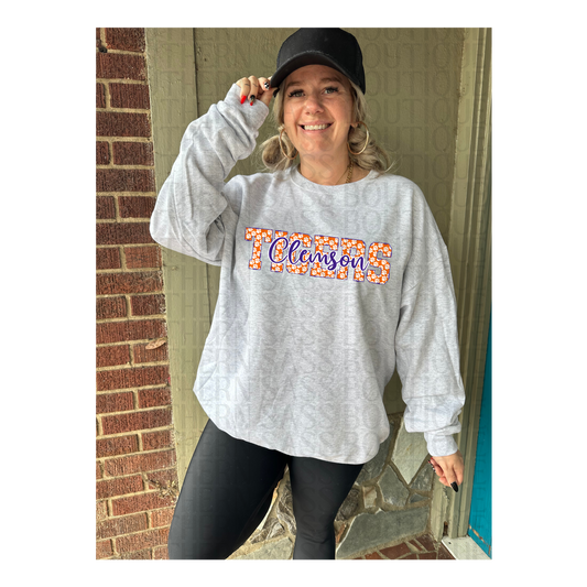PREORDER : Clemson Tigers // Graphic Sweatshirt