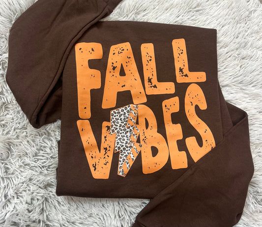 Fall Vibes // Graphic Sweatshirt