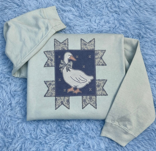 Goose // Graphic Crewneck