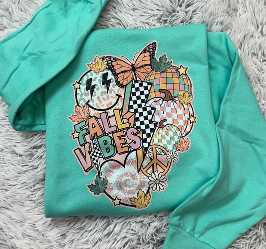 Fall Vibes // Graphic Sweatshirt