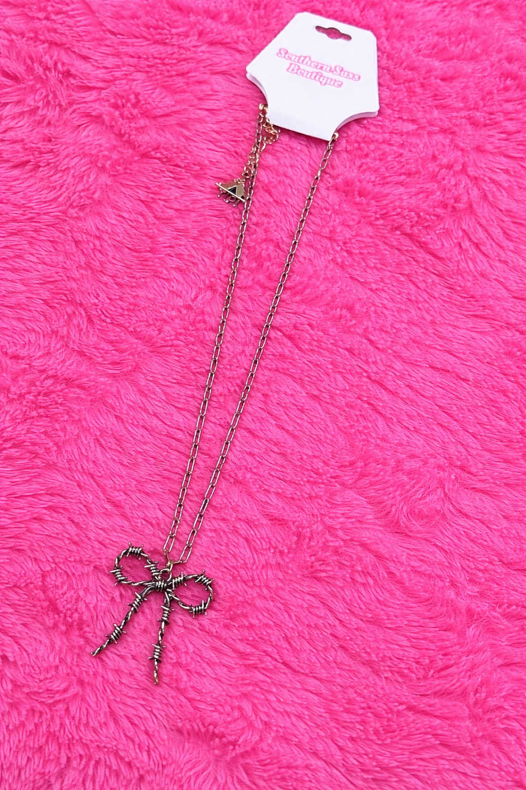 Bobwire Bow Necklace ￼