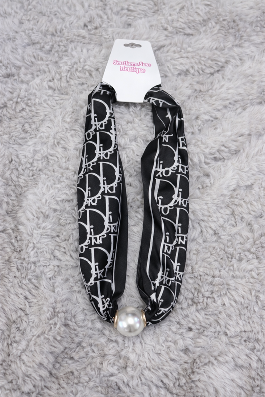 Magnetic Pearl Necklace // Dor