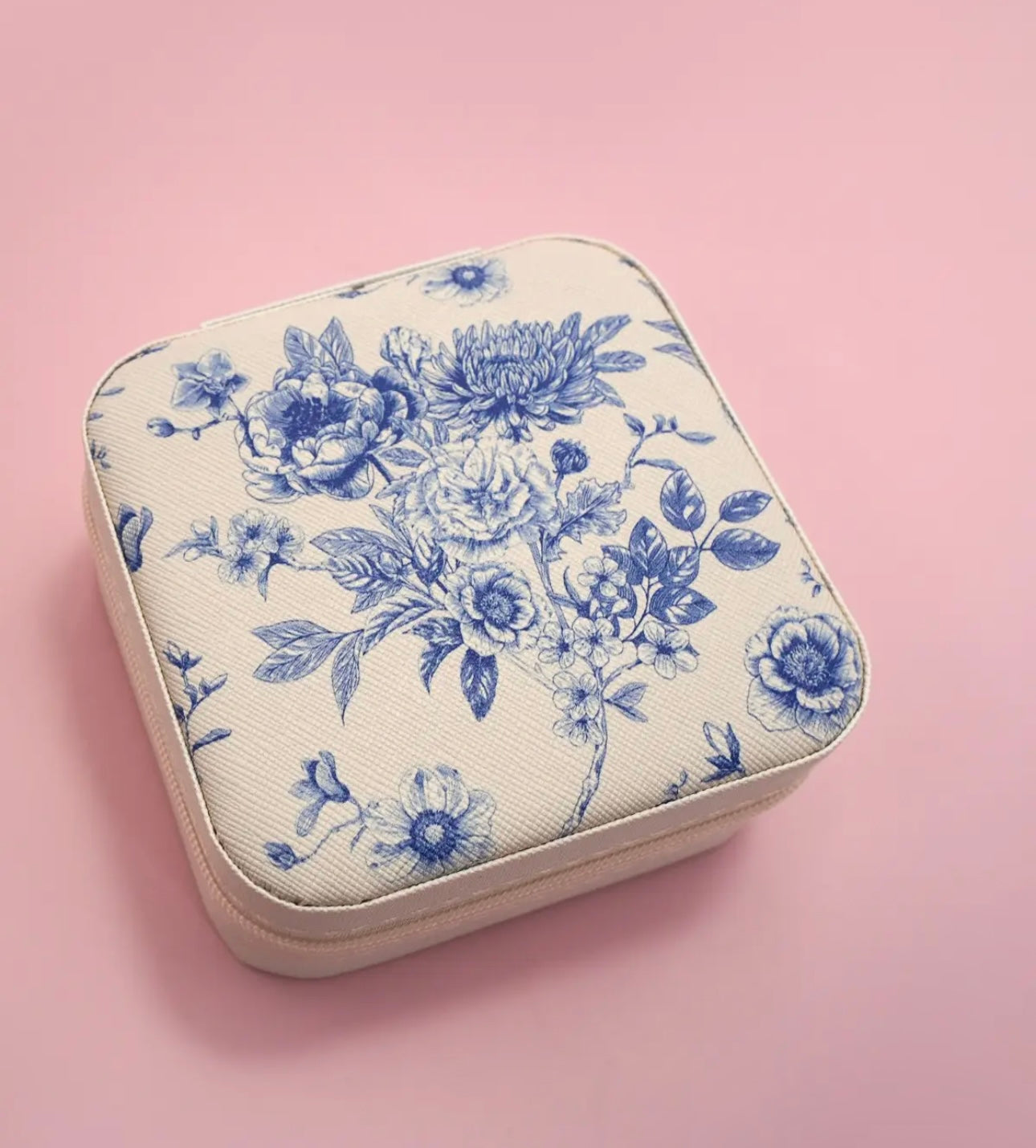 Girly Jewelry Organizer Travel Box
Case